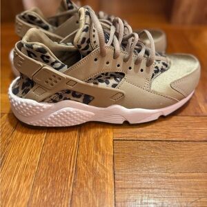 Nike Air Women’s Huarache Leopard Print Fashion Sneaker